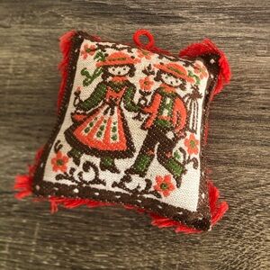 Vtg Scandinavian Folk Art Embroidered Pin Cushion
